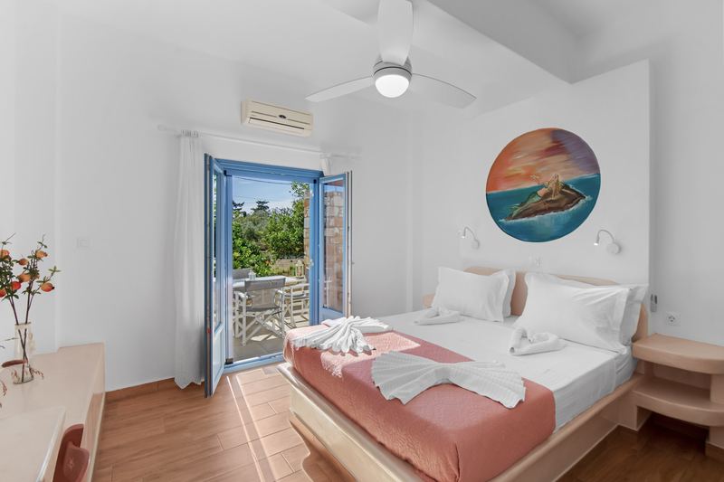 Margarita apartment, Flora Apartments Paros – master bedroom with double bed